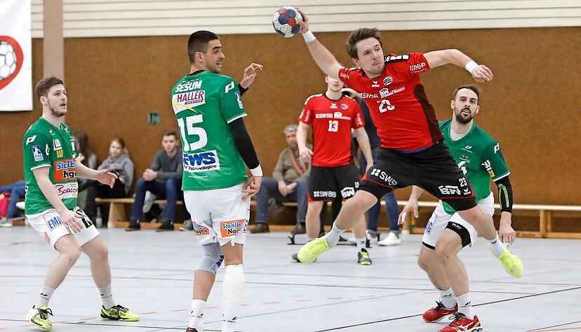 Der Bietigheimer Jan Asmuth (beim Wurf) war bereits im vergangenen Jahr zu einem Testspiel gegen G&ouml;ppingen zu Gast in &Ouml;hringen.
Foto: Archiv/Schmerbeck