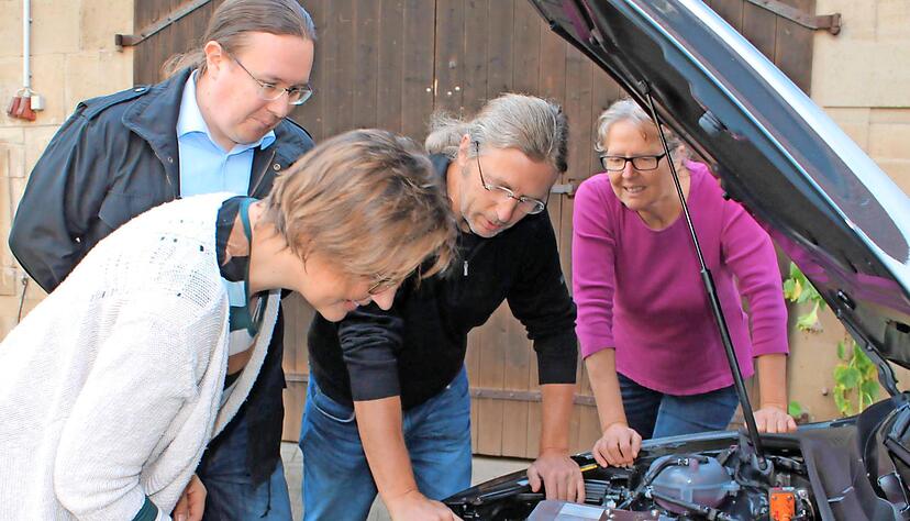 Im Hohenlohekreis gibt es bereits E-Car-Sharing, zum Beispiel hier in Orendelsall, aber auch in Füßbach.
Foto: Archiv/Hohl Im Hohenlohekreis gibt es bereits E-Car-Sharing, zum Beispiel hier in Orendelsall, aber auch in Füßbach.
Foto: Archiv/Hohl