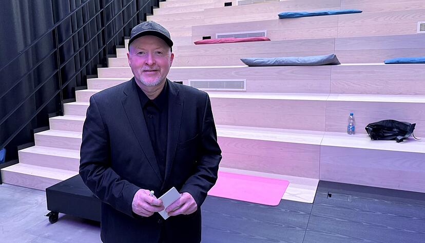 Joey Kelly beim „Learning from Legends“-Talk der TUM Heilbronn. Er sprach in über Mindset, Motivation und seine Extremsport-Karriere. Joey Kelly beim „Learning from Legends“-Talk der TUM Heilbronn. Er sprach in über Mindset, Motivation und seine Extremsport-Karriere.