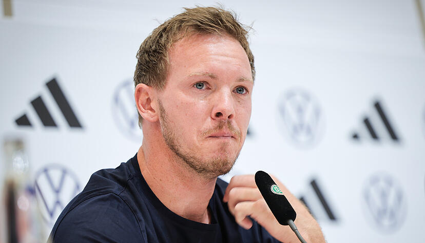 Bundestrainer Julian Nagelsmann kämpft mit den Tränen bei der Abschluss-Pressekonferenz. Bundestrainer Julian Nagelsmann kämpft mit den Tränen bei der Abschluss-Pressekonferenz.