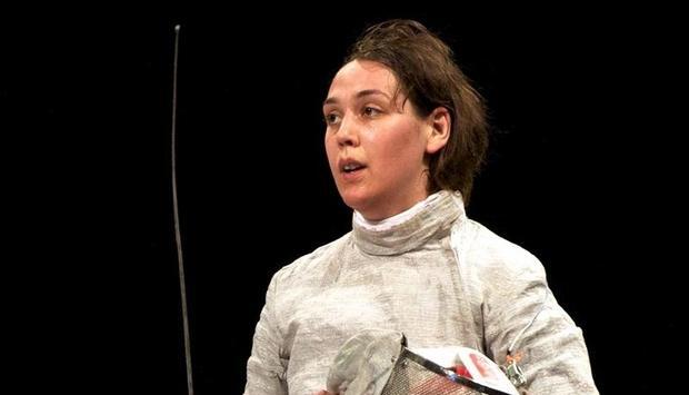 Die deutsche Säbelfechterin Sibylle Klemm freut sich über EM-Bronze. Die deutsche Säbelfechterin Sibylle Klemm freut sich über EM-Bronze.