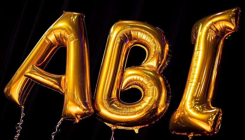 Etwa 10.000 Euro hat ein Abiturjahrgang für die Abschlussfeier gespart - nun ist das Geld weg und die Polizei ermittelt. (Symbolbild) Etwa 10.000 Euro hat ein Abiturjahrgang für die Abschlussfeier gespart - nun ist das Geld weg und die Polizei ermittelt. (Symbolbild)