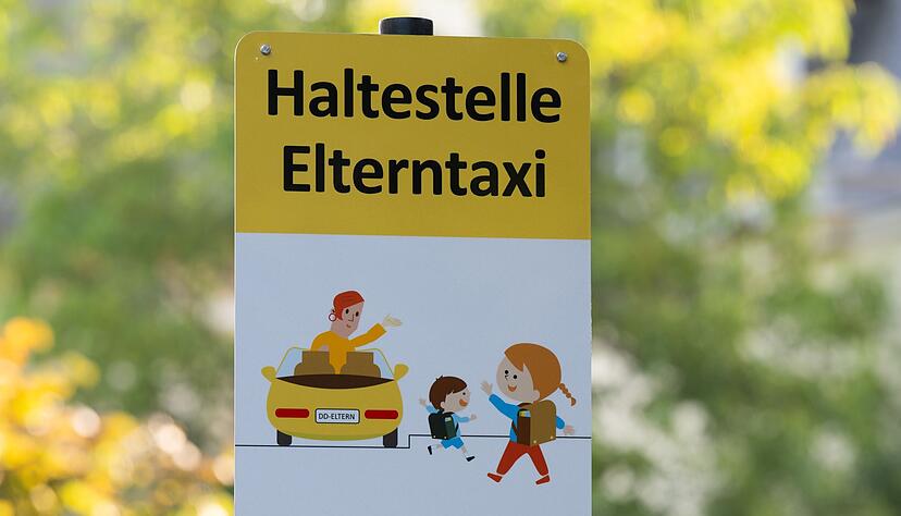 Für Schulen sind die «Elterntaxis» oft eine Herausforderung. (Archivbild) Für Schulen sind die «Elterntaxis» oft eine Herausforderung. (Archivbild)