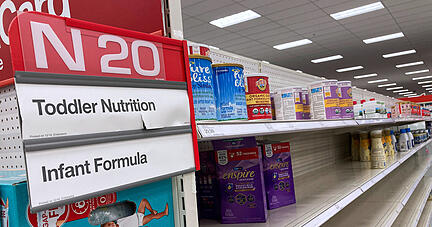 US-Pr&auml;sident Biden steht wegen dramatischer Engp&auml;sse bei Babymilchnahrung unter Druck und hat zu ungew&ouml;hnlichen Mitteln gegriffen.