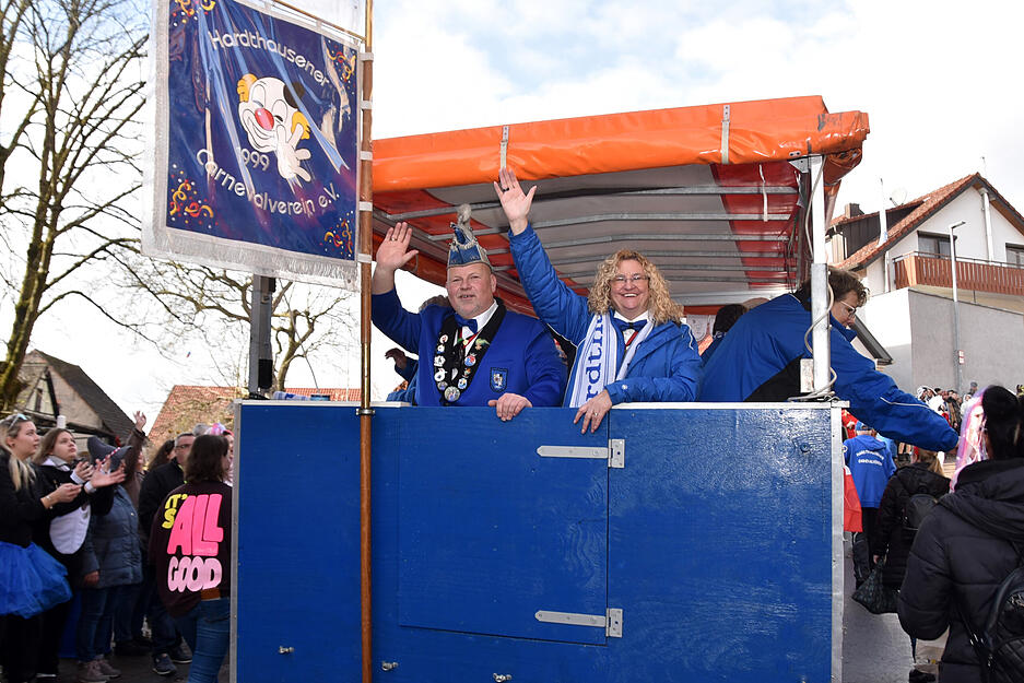 Ob auf dem Umzugswagen..