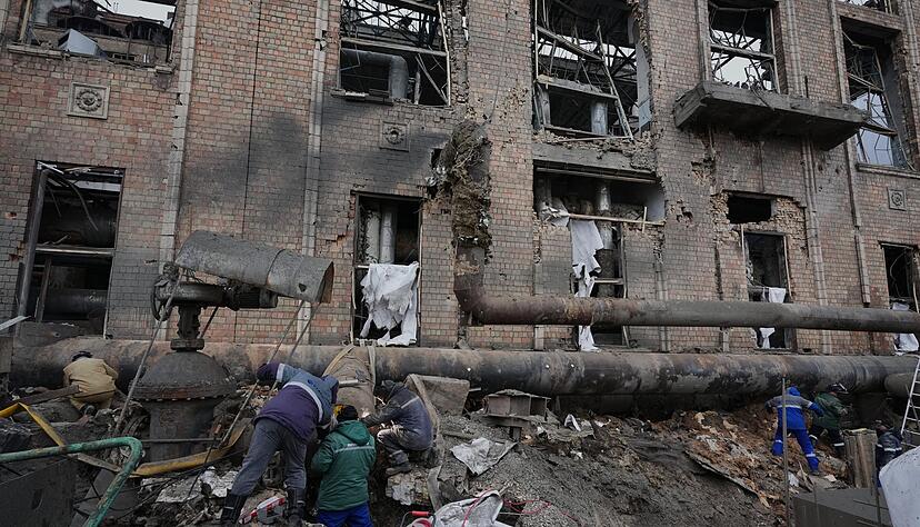 Der russische Angriffskrieg in der Ukraine besch&auml;ftigt auch viele Menschen in Deutschland sehr. (Archivbild)