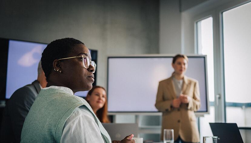 Kurze Schockstarre: Ein emotionaler Ausbruch im Teammeeting löst oft Unbehagen bei den Beteiligten aus. Kurze Schockstarre: Ein emotionaler Ausbruch im Teammeeting löst oft Unbehagen bei den Beteiligten aus.