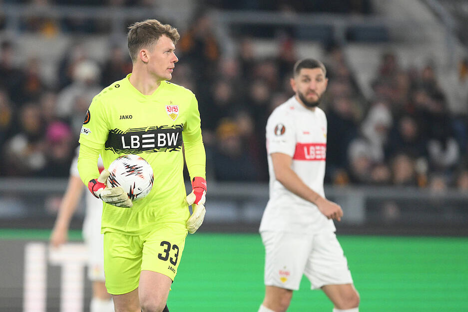 Alexander Nübel: Am 0:1 noch dran, aber wenig Chancen, den Ball zu halten aus der Distanz bei dem Abschluss. Kurz darauf gut pariert und so das zweite Tor zunächst verhindert. In der Nachspielzeit war er erneut chancenlos. Hielt sonst, was er halten konnte. Note: 3,5 Alexander Nübel: Am 0:1 noch dran, aber wenig Chancen, den Ball zu halten aus der Distanz bei dem Abschluss. Kurz darauf gut pariert und so das zweite Tor zunächst verhindert. In der Nachspielzeit war er erneut chancenlos. Hielt sonst, was er halten konnte. Note: 3,5