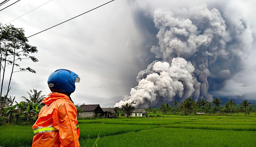Die Asches&auml;ule ist weithin zu sehen.