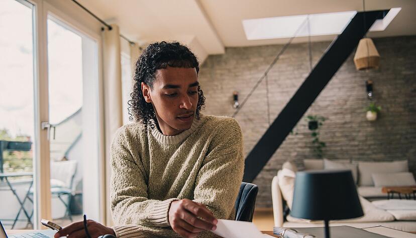 Steuern sparen bei Abfindungen: Mit der F&uuml;nftelregelung k&ouml;nnen Besch&auml;ftigte ihre Steuerlast auf die Abfindung reduzieren, indem sie diese auf f&uuml;nf Jahre verteilen lassen.