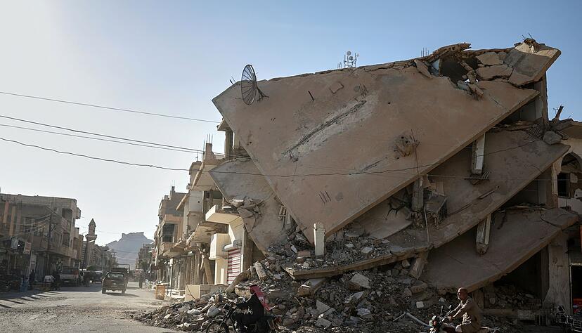 Viele H&auml;user in Syrien sind im Krieg zerst&ouml;rt worden. Dass jetzt Binnenvertriebene und auch einige Fl&uuml;chtlinge zur&uuml;ckkehren, sorgt daf&uuml;r, dass Wohnraum noch knapper wird. (Archivfoto)