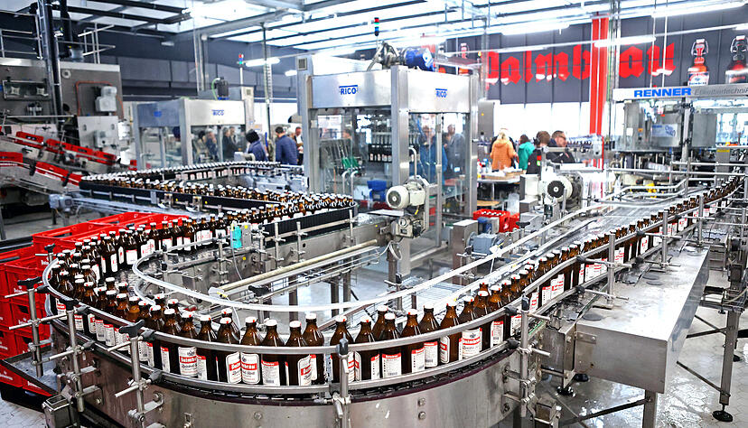 Einweihung der neuen Abfüllanlage bei Palmbräu in Eppingen. Foto: Archiv Einweihung der neuen Abfüllanlage bei Palmbräu in Eppingen. Foto: Archiv