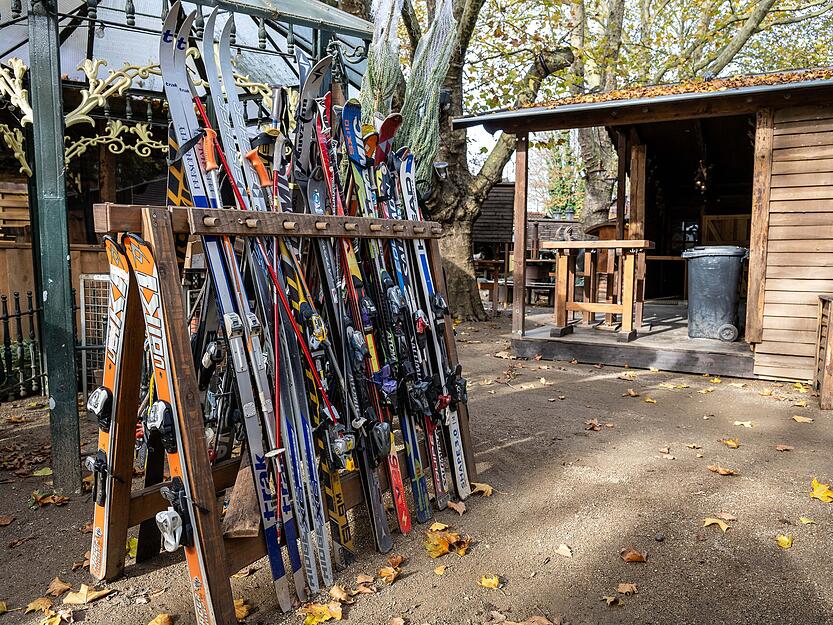 Wie im Ski-Urlaub: Besucher genießen bald wieder Glühwein und gemütliche Hüttenabende. Wie im Ski-Urlaub: Besucher genießen bald wieder Glühwein und gemütliche Hüttenabende.