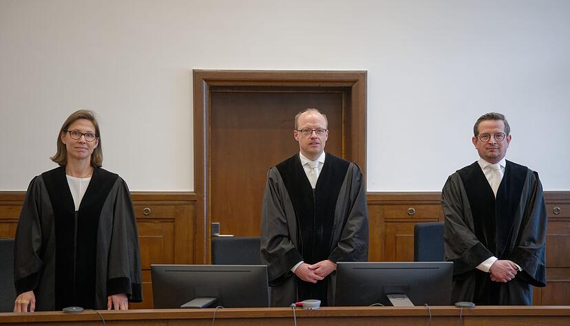 Der Antrag der Verbraucherzentrale sei unbegründet, sagte der Vorsitzende Richter Oliver Jörgens (M).