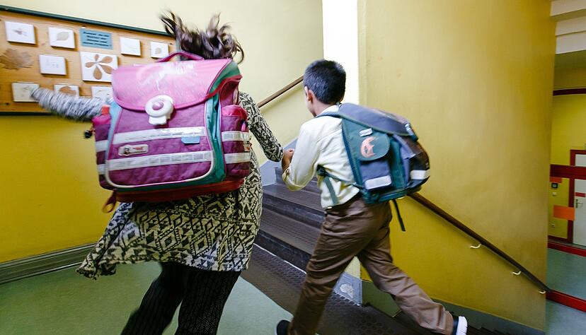 Fast jedes fünfte Kind erreicht die Mindeststandards nicht, heißt es in der Studie des Instituts zur Qualitätsentwicklung im Bildungswesen (IQB).