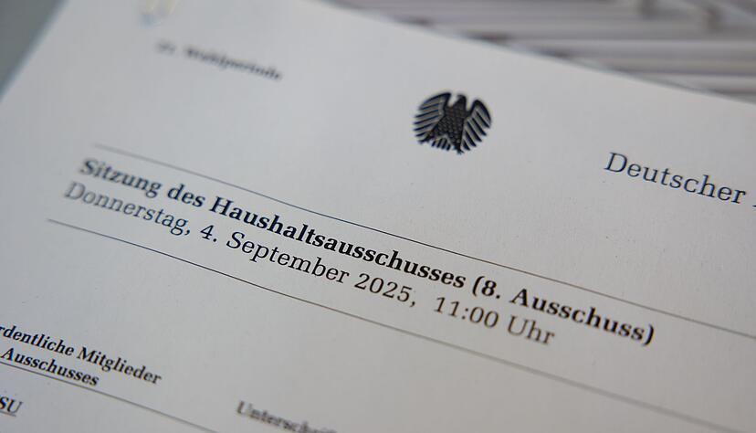 Die wichtigsten Fragen gelten nach der Haushaltsbereinigung als geklärt. Die Haushälter gehen dabei alle Einzeletats durch und lassen die Ministerinnen und Minister vorsprechen. Die wichtigsten Fragen gelten nach der Haushaltsbereinigung als geklärt. Die Haushälter gehen dabei alle Einzeletats durch und lassen die Ministerinnen und Minister vorsprechen.