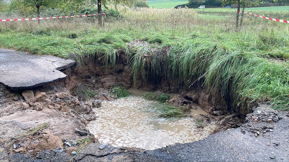 Der Radweg zwischen Binswangen und Neckarsulm wurde offenbar unterspült.