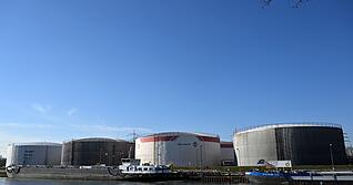 Mit dem Einsatz von Erd&ouml;lreserven wurde schon in der Vergangenheit auf Krisen reagiert. (Archivbild)