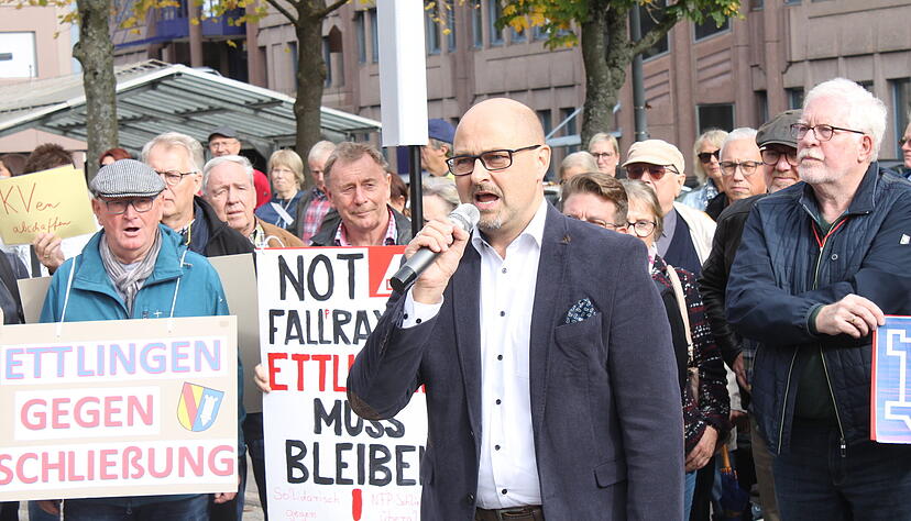 Johannes Arnold, Oberbürgermeister von Ettlingen, kritisierte die Schließungspläne scharf. Johannes Arnold, Oberbürgermeister von Ettlingen, kritisierte die Schließungspläne scharf.