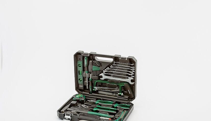 Der Preis-Tipp im Test: Der Werkzeugkoffer von Parkside (64 Piece Set 100376890) kostet rund 45 Euro und bekam die Gesamtnote 2,1. Der Preis-Tipp im Test: Der Werkzeugkoffer von Parkside (64 Piece Set 100376890) kostet rund 45 Euro und bekam die Gesamtnote 2,1.