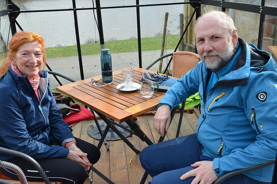 Birgit Sander-Jung und Michael Jung aus Stetten führte ihre erste Frühlingstour an die Ehmetsklinge. Birgit Sander-Jung und Michael Jung aus Stetten führte ihre erste Frühlingstour an die Ehmetsklinge.