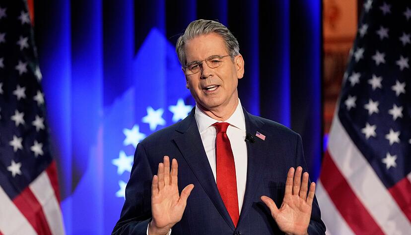 Bessent sprach im USA-House in Davos mit der Presse.