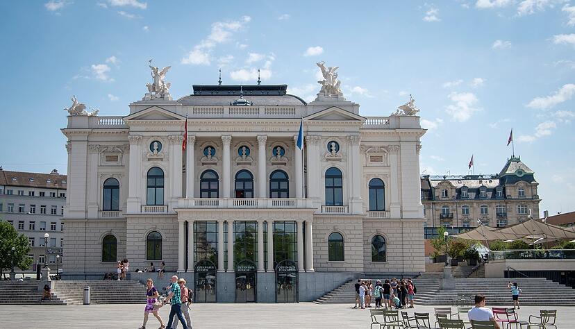 Das Opernhaus Zürich liegt in einer Kritikerumfrage vorn. (Archivbild)