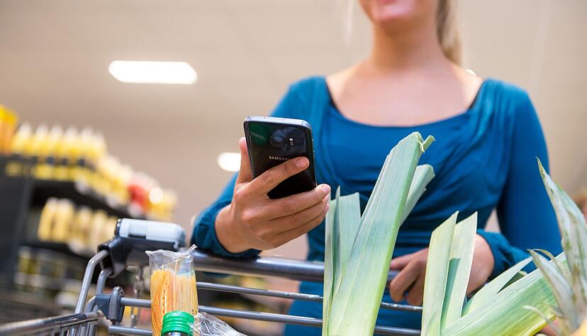 Mit analogem Einkaufzettel oder per Smartphone-App ins Lebensmittelgesch&auml;ft - das ist Geschmackssache. Wichtig ist zu wissen, was man kaufen will.