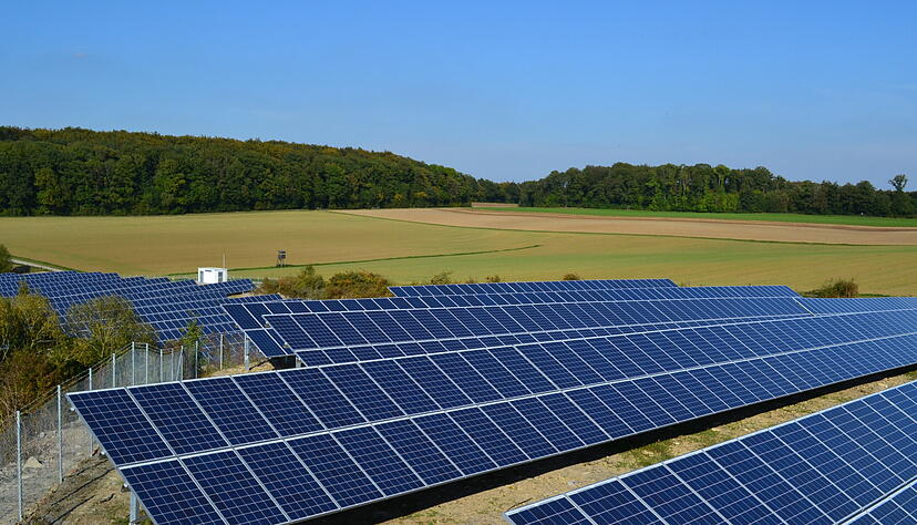 Freiflächen-Photovoltaikanlagen, wie die schon 2011 gebaute in Nitzenhausen, beschäftigen den Künzelsauer Gemeinderat immer wieder. Auch wegen der Vorgaben des Regionalverbands. Freiflächen-Photovoltaikanlagen, wie die schon 2011 gebaute in Nitzenhausen, beschäftigen den Künzelsauer Gemeinderat immer wieder. Auch wegen der Vorgaben des Regionalverbands.