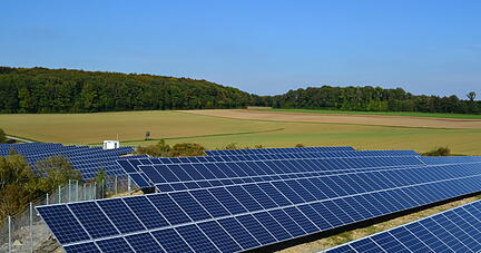 Freiflächen-Photovoltaikanlagen, wie die schon 2011 gebaute in Nitzenhausen, beschäftigen den Künzelsauer Gemeinderat immer wieder. Auch wegen der Vorgaben des Regionalverbands.
Foto: privat
