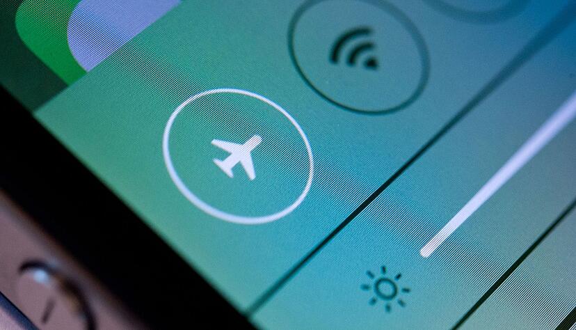 Flugmodus an: Mit Handy-Einstellungen kann man regeln, was und wer einen wann erreichen kann - und so f&uuml;r echte &laquo;Flow&raquo;-Momente sorgen.