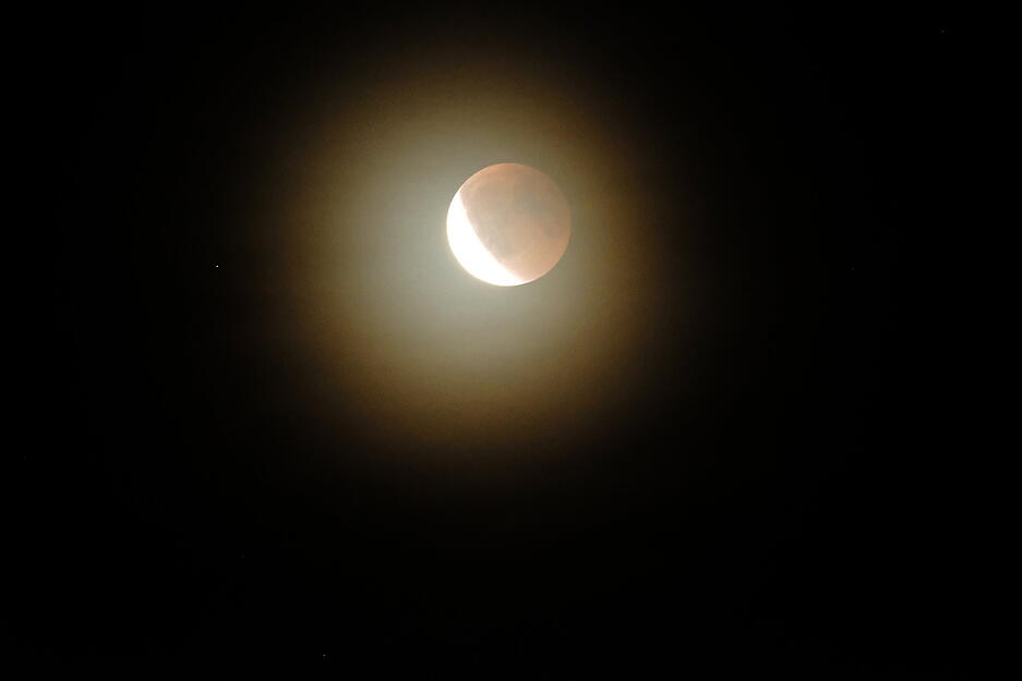 Über Flein war die totale Mondfinsternis klar am Nachthimmel zu sehen.