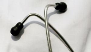 Aus Protest gegen die Gesundheitspolitik will der Virchowbund der niedergelassenen Ärztinnen und Ärzte zwischen dem 27. und 29. Dezember Tausende Praxen geschlossen lassen.