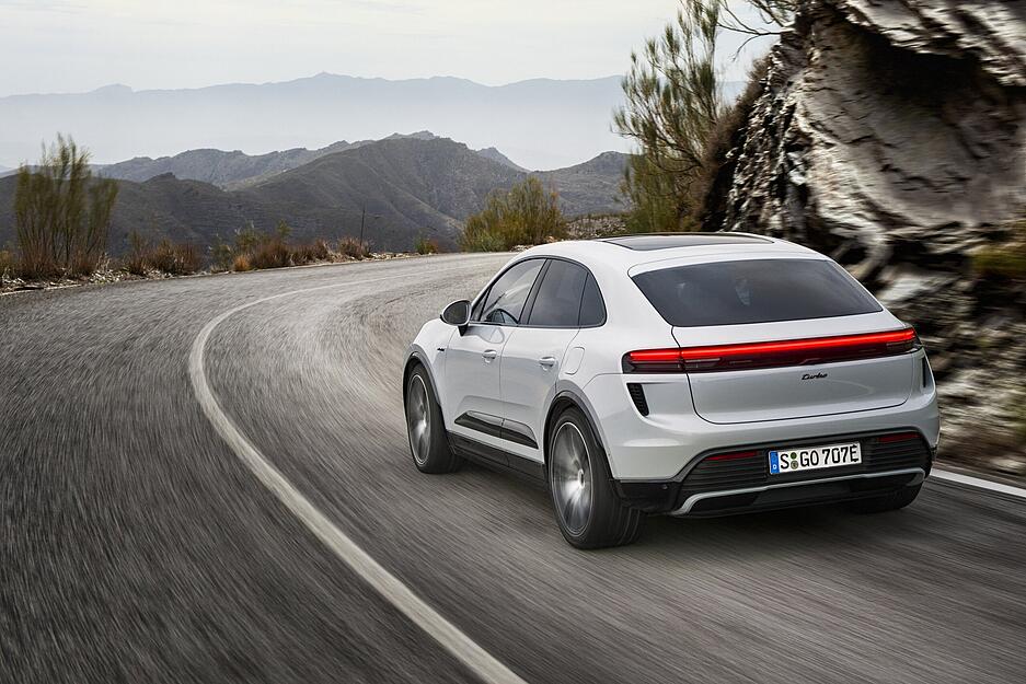 Mit vollem Akku soll das Elektro-SUV bis zu 613 Kilometer weit kommen.