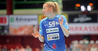 Da kann man schon mal klatschen: Nationalspielerin
Antje D&ouml;ll (7/2) und ihre Teamkolleginnen zeigten in Halle (Saale) einen erwachsenen Auftritt, der mit zwei Punkten belohnt wurde.