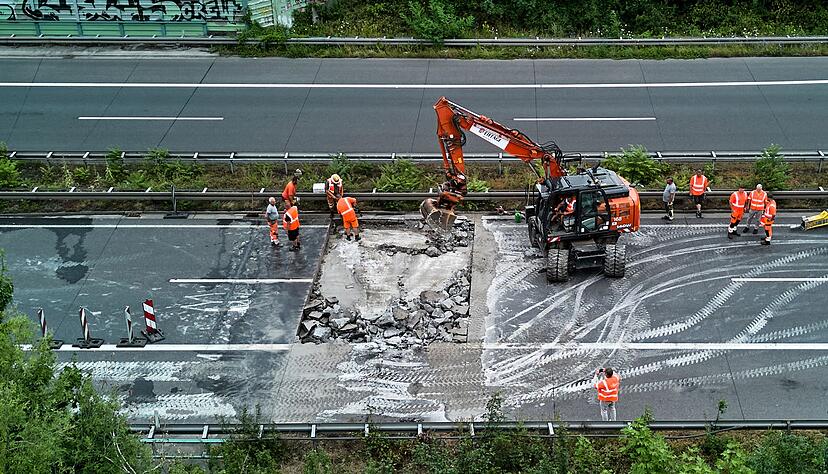 Die hohen Temperaturen haben die Autobahn 5 an mehreren Stellen in Baden-W&uuml;rttemberg und Hessen besch&auml;digt.