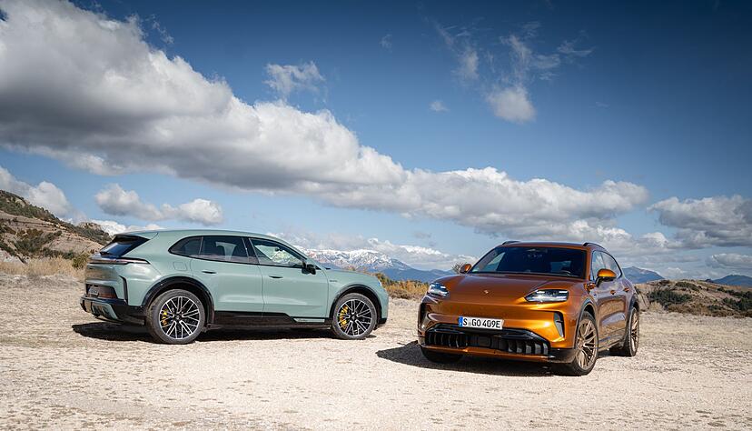 Porsche Cayenne, jetzt auch elektrisch: Der Bestseller rollt noch vor der Sommerpause an die Lades&auml;ule &ndash; Verbrenner und Plug-in-Hybride bleiben trotzdem im Programm.