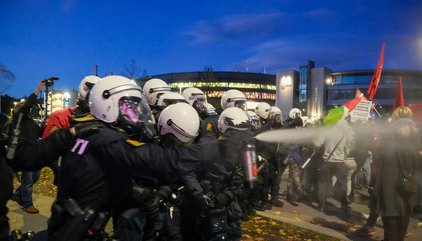 Die Proteste blieben nicht friedlich.