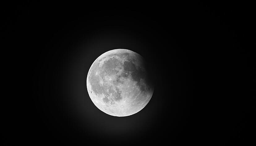 Wenn sich der Mond verdunkelt: Auch 2026 steht eine Mondfinsternis an. (Illustration) Wenn sich der Mond verdunkelt: Auch 2026 steht eine Mondfinsternis an. (Illustration)