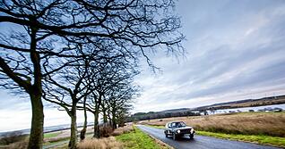 Zeig mal, was Du noch so alles kannst: Statt Kuchen zum 50. Jubil&auml;um gab's eine Teilnahme an einer waschechten Oldie-Rallye.