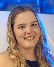 Hat ihre Playlist dabei: Anika Schorndorf feiert ihren Geburtstag in Piets Bar. Hat ihre Playlist dabei: Anika Schorndorf feiert ihren Geburtstag in Piets Bar.