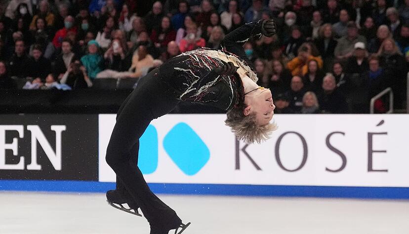 Zeigte auch dieses Mal wieder eine spektakuläre Flugshow: Ilia Malinin aus den USA. (Archivbild) Zeigte auch dieses Mal wieder eine spektakuläre Flugshow: Ilia Malinin aus den USA. (Archivbild)