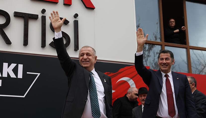 Ümit Özdag (links) während einer Wahlveranstaltung 2023. (Archivbild) Ümit Özdag (links) während einer Wahlveranstaltung 2023. (Archivbild)