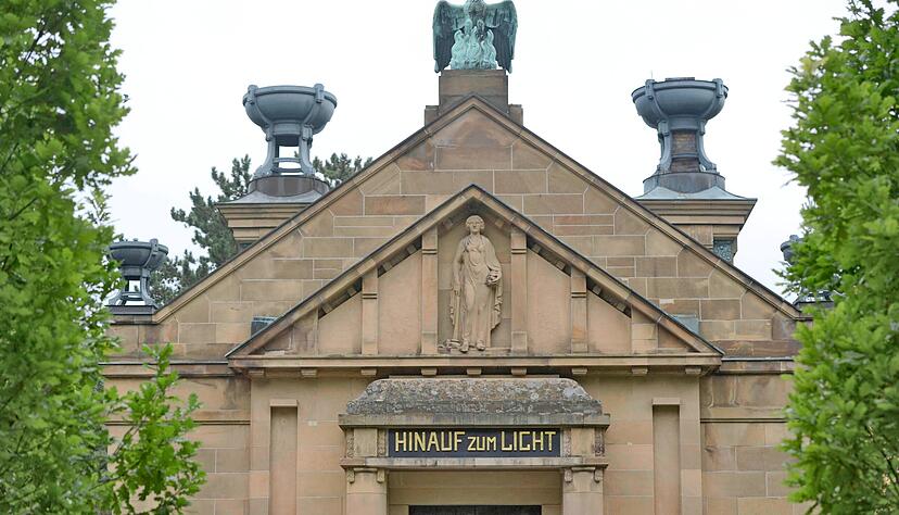 Das 1905 vom späteren Oberbürgermeister Emil Beutinger gebaute Krematorium im Heilbronner Hauptfriedhof ist seit Jahren immer wieder defekt.
Foto: Mario Berger Das 1905 vom späteren Oberbürgermeister Emil Beutinger gebaute Krematorium im Heilbronner Hauptfriedhof ist seit Jahren immer wieder defekt.
Foto: Mario Berger