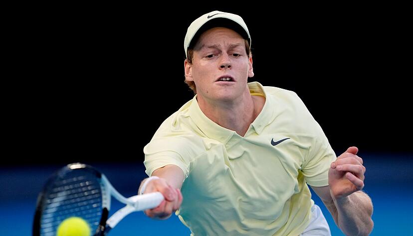 Jannik Sinner wird wegen eines Verstoßes gegen die Anti-Doping-Regeln drei Monate gesperrt. Jannik Sinner wird wegen eines Verstoßes gegen die Anti-Doping-Regeln drei Monate gesperrt.