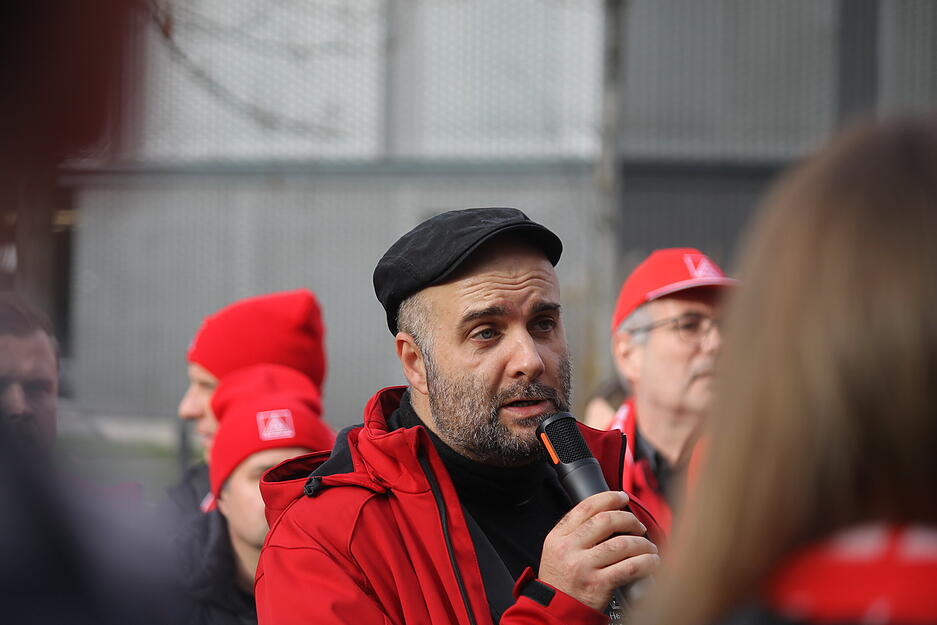 Christian Thym, Gewerkschaftssekretär der IG Metall Heilbronn-Neckarsulm. Christian Thym, Gewerkschaftssekretär der IG Metall Heilbronn-Neckarsulm.