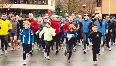 Ohne Zeitdruck unterwegs: Mit 150 Läuferinnen und Läufern hatte der Leingartener Dreikönigslauf einen neuen Teilnehmerrekord zu verzeichnen.
          Foto: Josef Staudinger