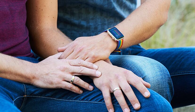 Die Kombination beider Nachnamen zu einem neuen Ehenamen wird in einigen L&auml;ndern immer beliebter. In Deutschland ist sowas nicht erlaubt, kann aber anerkannt werden.