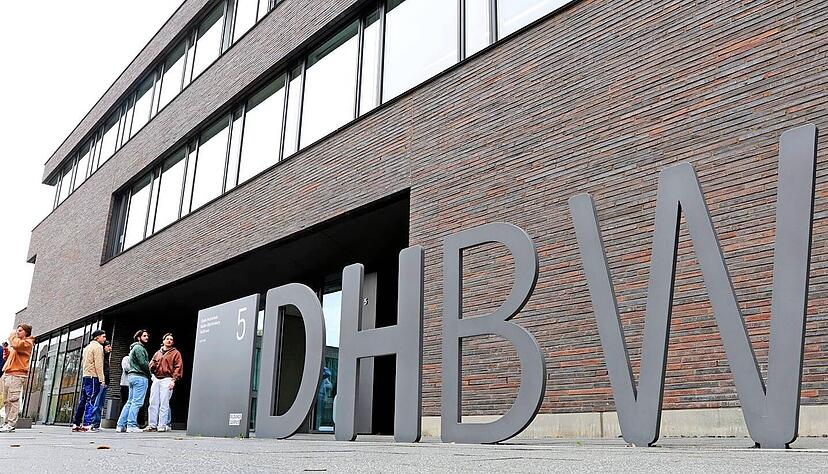 In Heilbronn will die Duale Hochschule Baden-Württemberg wachsen. Die Technische Universität München bekommt mit der nächsten Erweiterung des Bildungscampus ein neues Zuhause in Heilbronn, dann hat auch die DHBW mehr Platz. In Heilbronn will die Duale Hochschule Baden-Württemberg wachsen. Die Technische Universität München bekommt mit der nächsten Erweiterung des Bildungscampus ein neues Zuhause in Heilbronn, dann hat auch die DHBW mehr Platz.