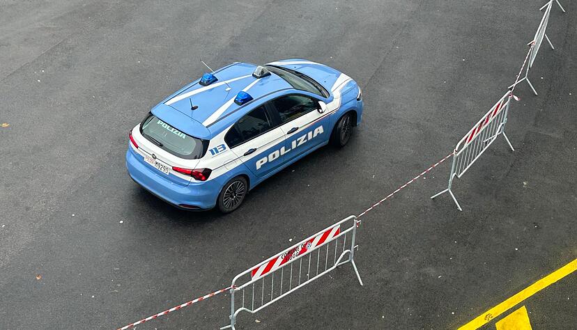 In Italien nahm die Polizei einen Beamten fest, der nach dem Einstempeln gleich wieder nach Hause ging. (Symbolbild)